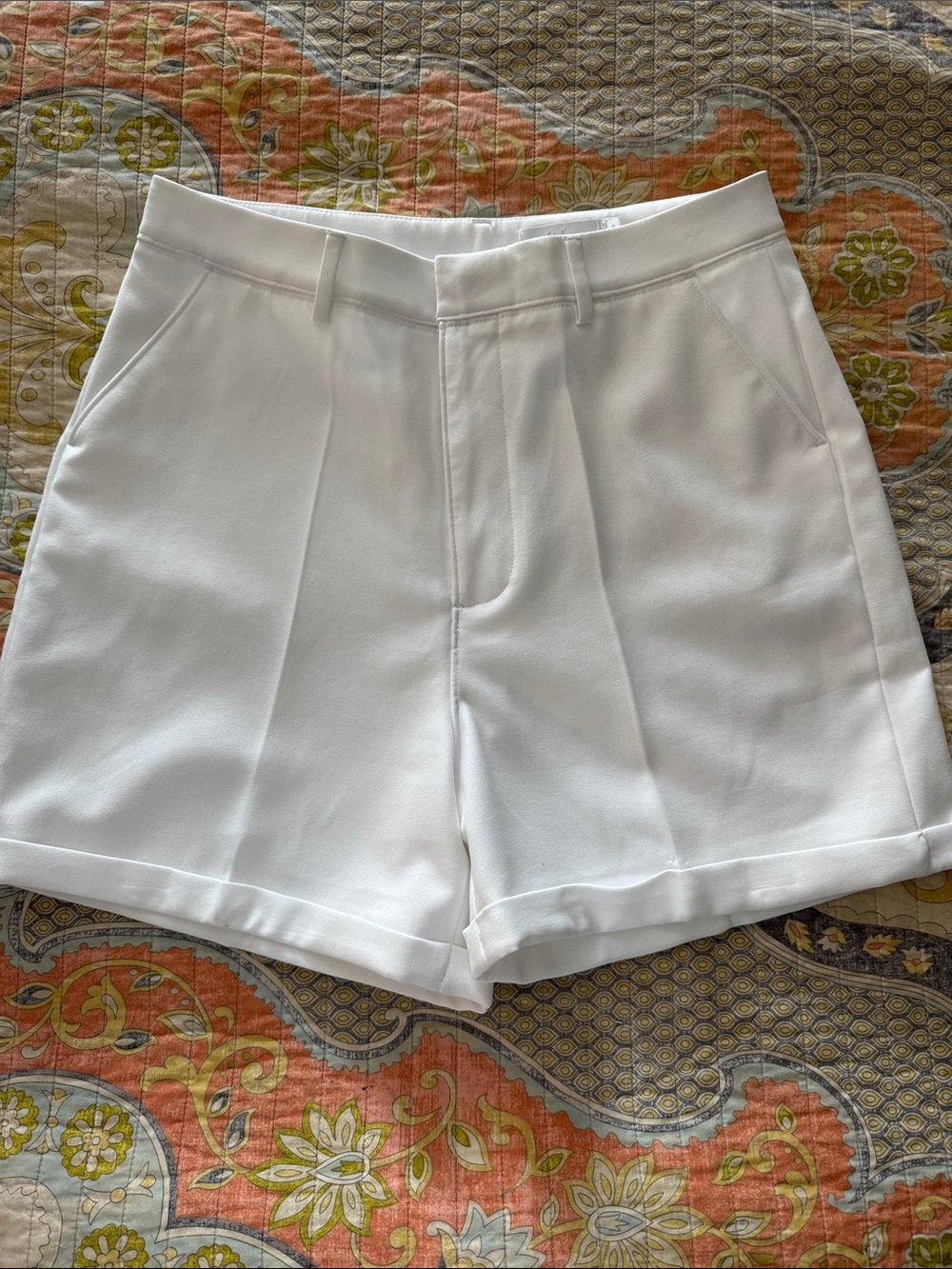 Lady Hagen White Tailored Bermuda Shorts Sz 8
